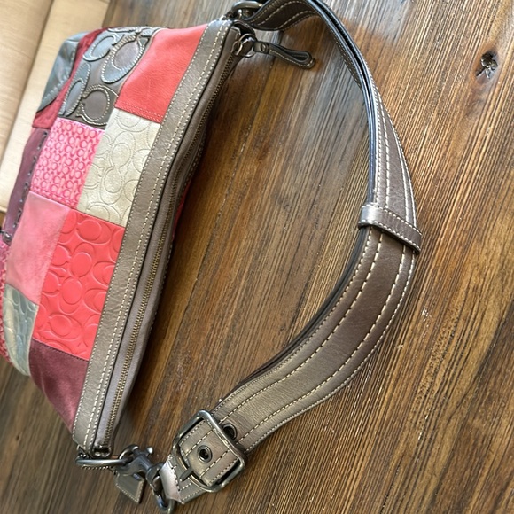 Coach purse, H0893-F12865, Patchwork holiday edition, excellent used condition - Picture 14 of 16